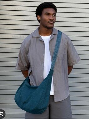 NWOT Baggu Medium Crescent Deep Sea